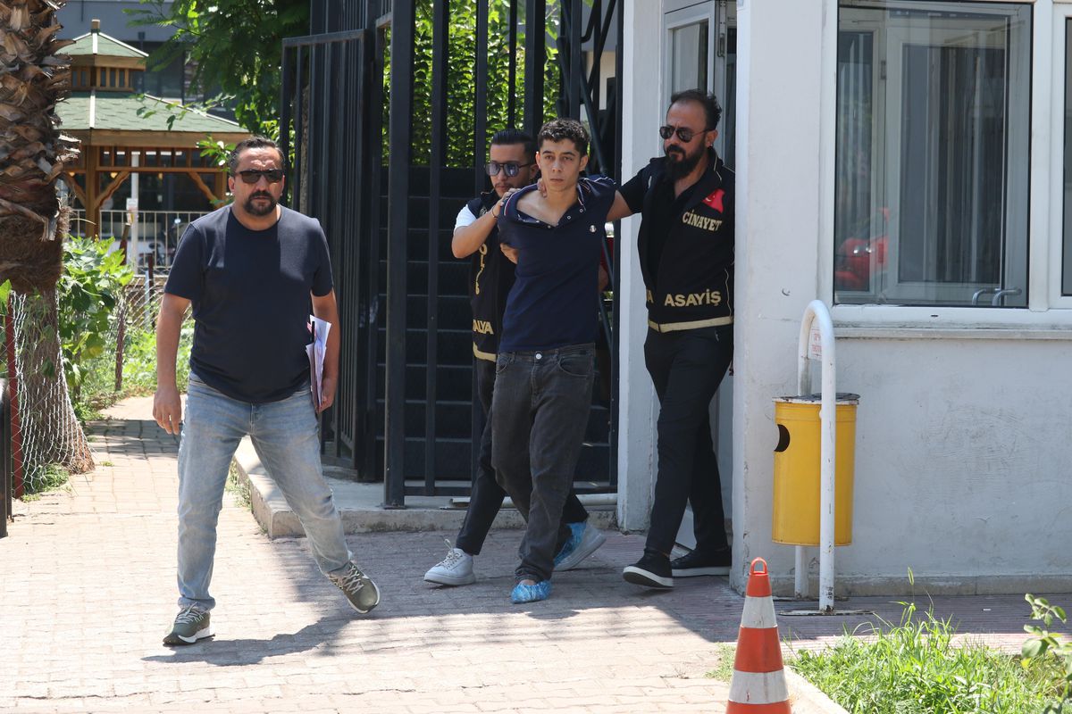 'İçlerine şeytan girdi' deyip, iki ablasını boğmaya kalkıştı