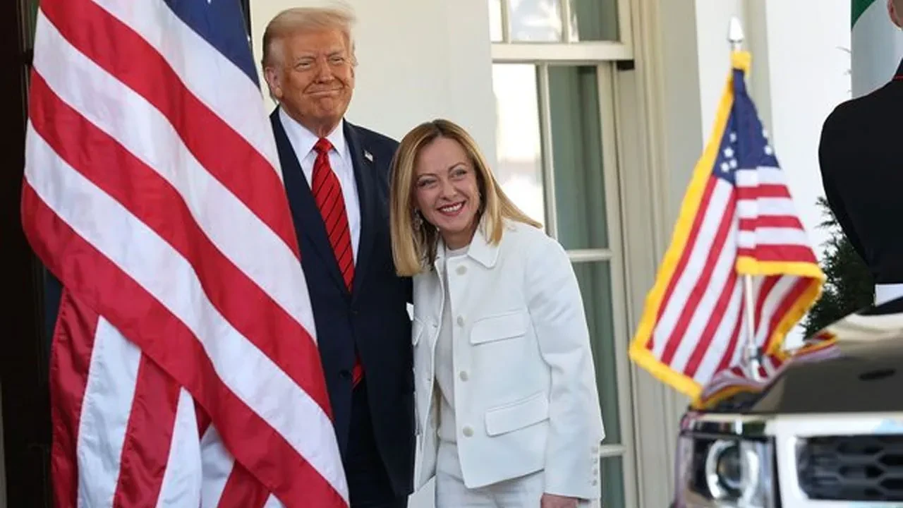 Roma-Washington hattında fotoğraf krizi: Meloni’den Trump’a sert 'yalvarma' resti