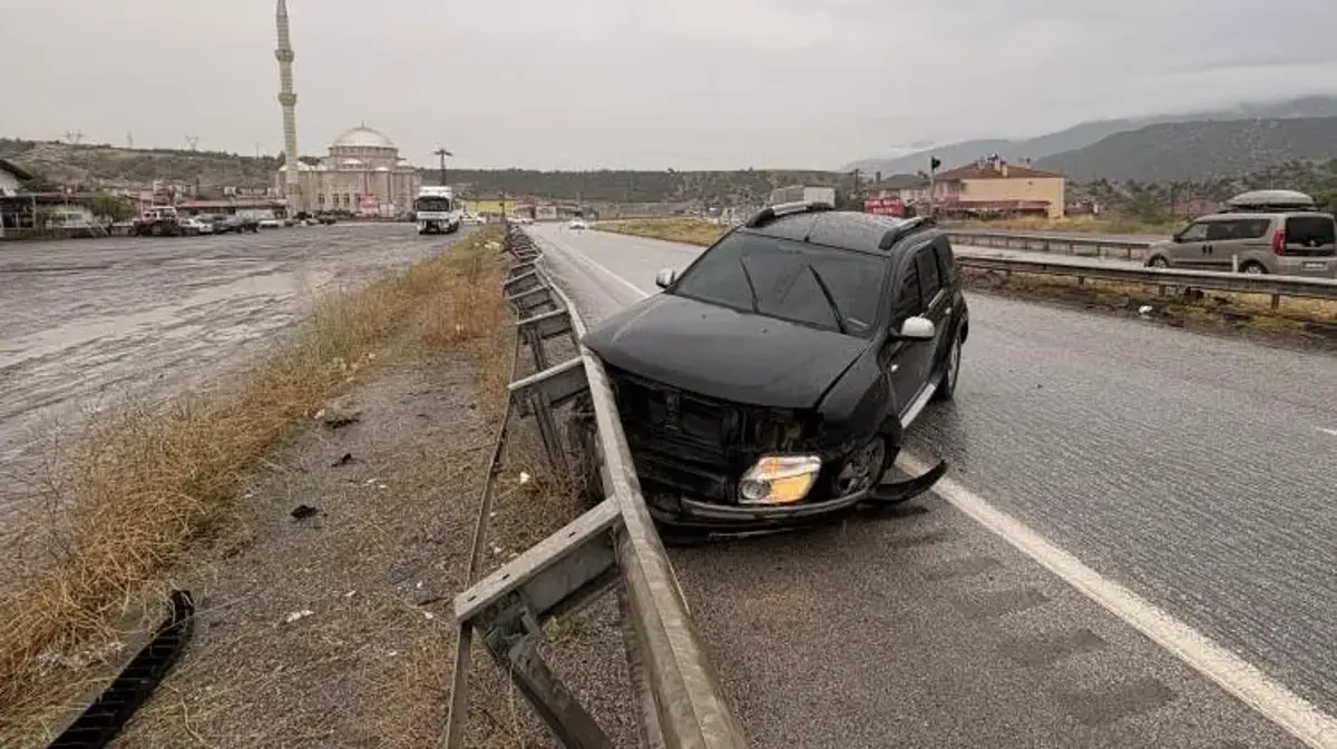 Sağanak yağış D100’de çok sayıda kazaya sebep oldu