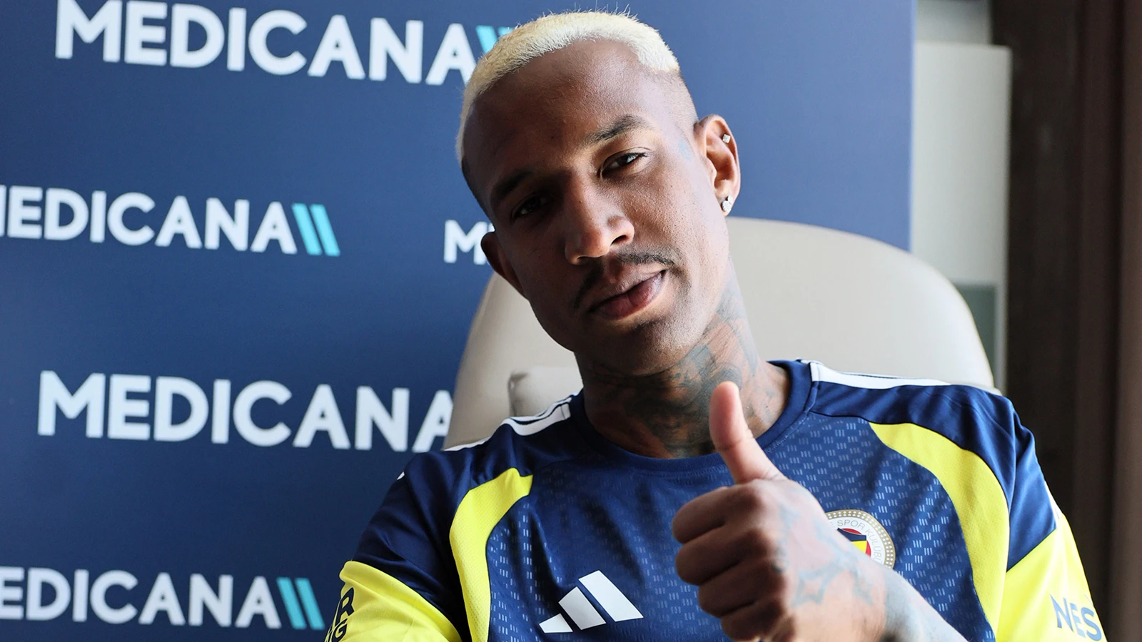 Fenerbahçe'de sağlık kontrolleri devam ediyor