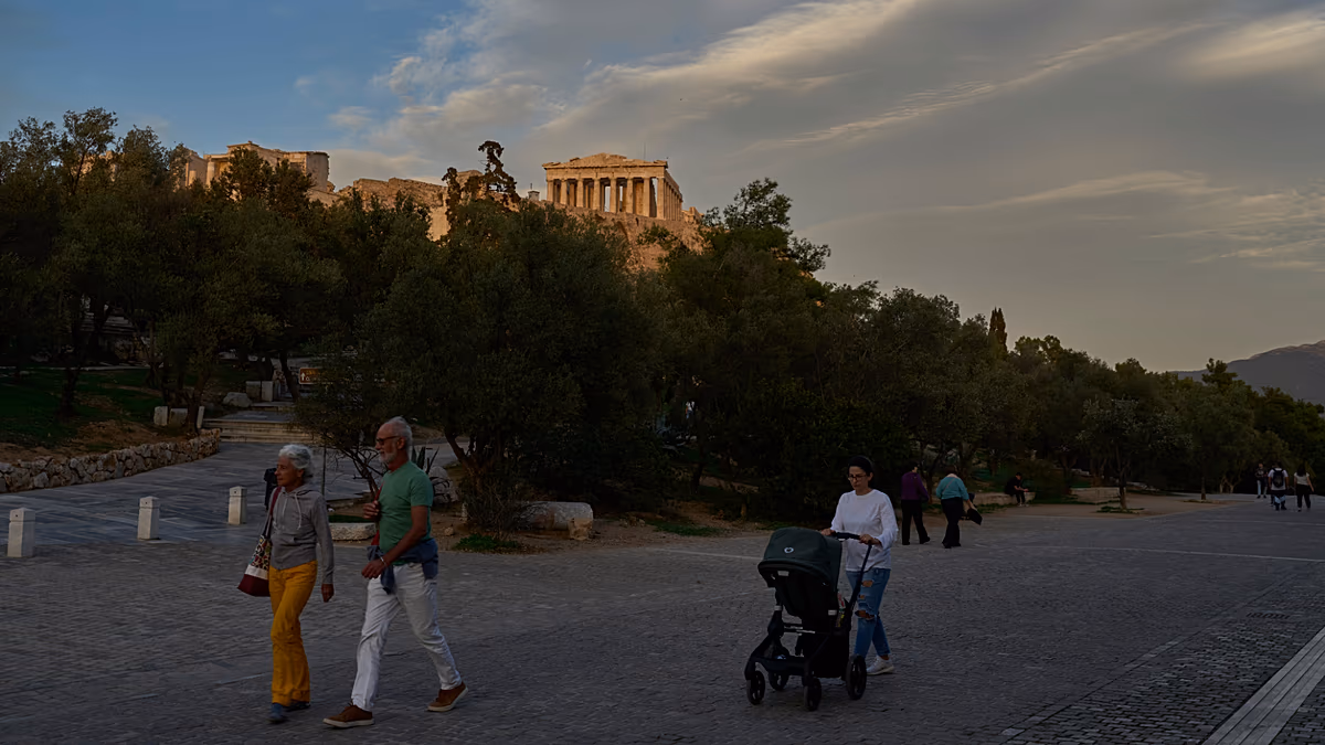 Yunanistan'da Akropolis'te bıçaklı saldırı: İki turist yaralandı