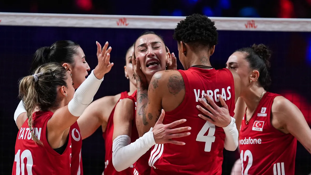 Filenin Sultanları tarih yazdı! Brezilya'yı deviren milliler VNL'de ikinci kez şampiyon oldu