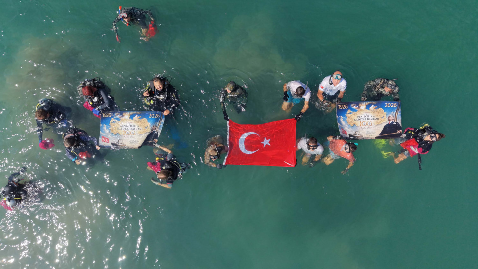 Muğla'da deniz dibi temizliği: 370 kilogram çöp çıkarıldı