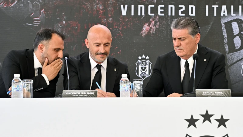 Beşiktaşlı futbolcu mesaj yağdırdı, Serdal Adalı Italiano'nun imza töreninden erken ayrıldı