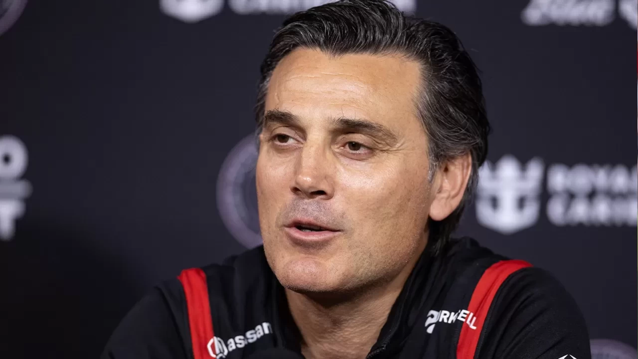 A Milli Futbol Takım Teknik Direktörü Vincenzo Montella'dan takımdaki transfer dedikodularına net yanıt