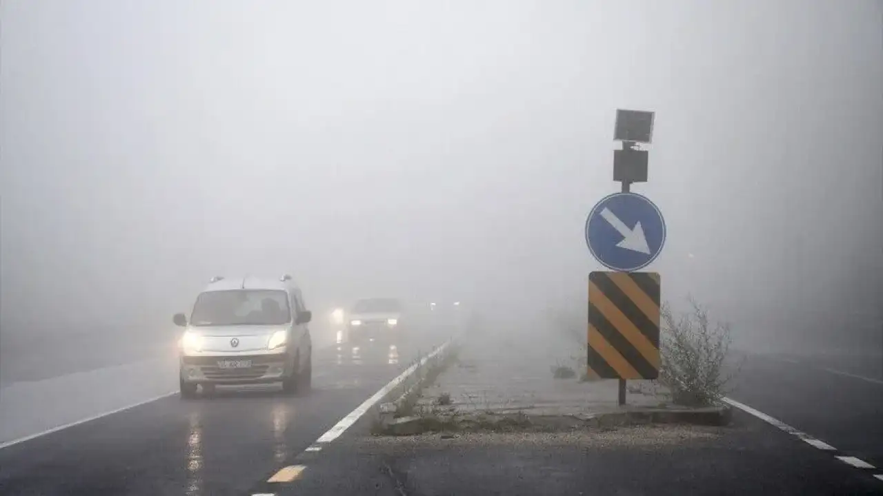 Bolu Dağı’nda sis ve yağmur ulaşımı olumsuz etkiledi