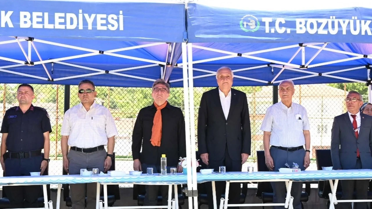 Kaymakam Helvacı ve Belediye Başkanı Bakkalcıoğlu Geleneksel Aşure Günü etkinliğine katıldı
