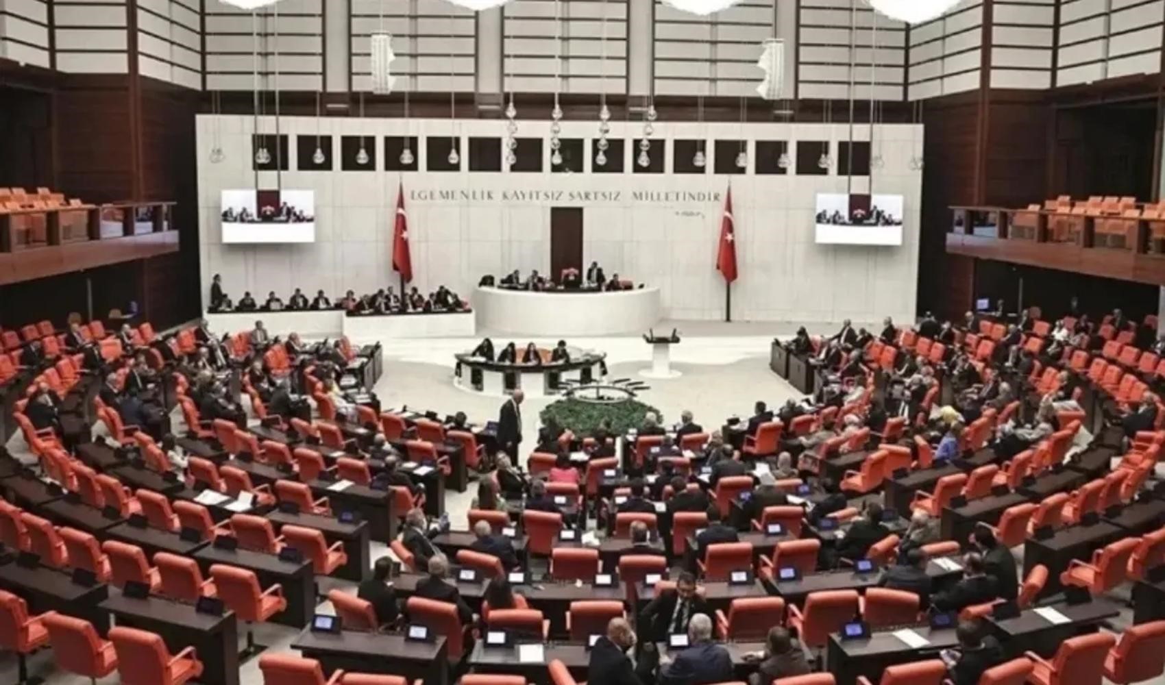Yeni parti sonrası TBMM’de sandalye dağılımı için yeni tahmin: CHP 5. sıraya gerileyebilir