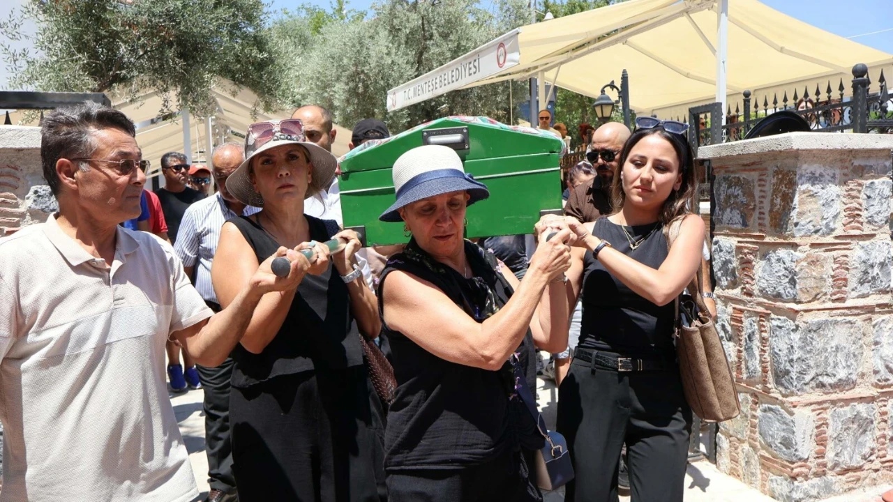 Sevgilisi tarafından öldürülen Sevil Işıktekin'e son veda: Tabutunu kadınlar omuzladı