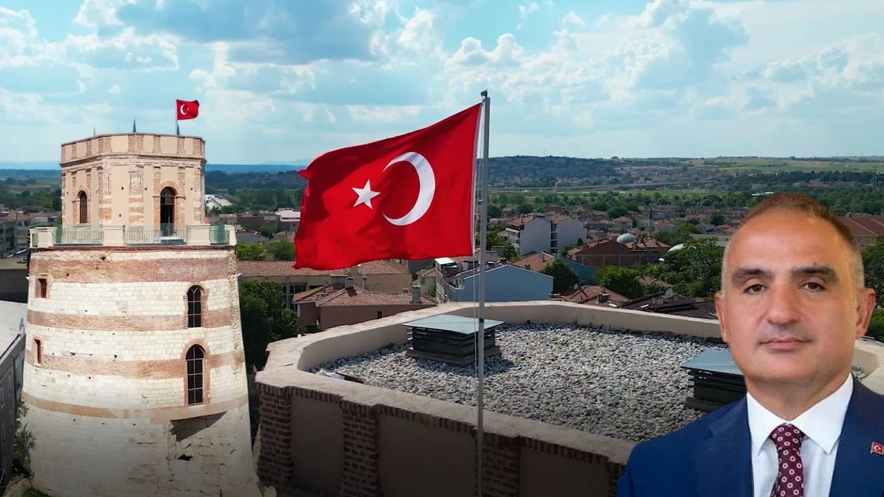 Bakan Ersoy duyurdu: Edirne'nin Tarihi Saat Kulesi ziyaretçilerini bekliyor