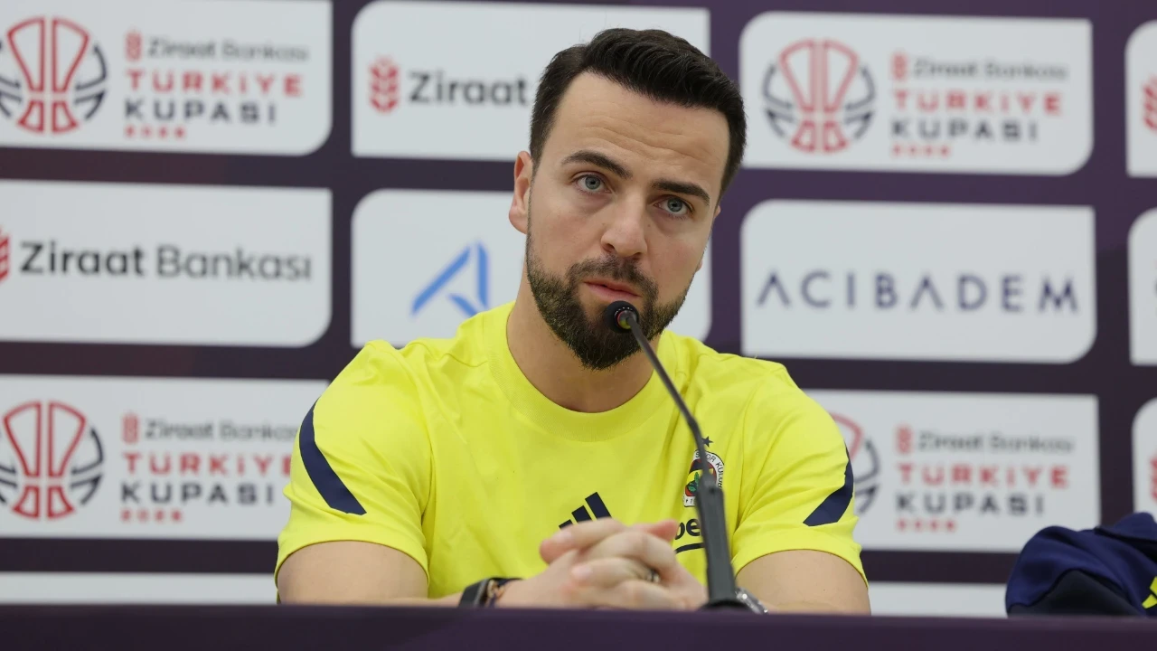 Fenerbahçe'de kaptan kaldı: Melih Mahmutoğlu ile 1 yıllık yeni sözleşme