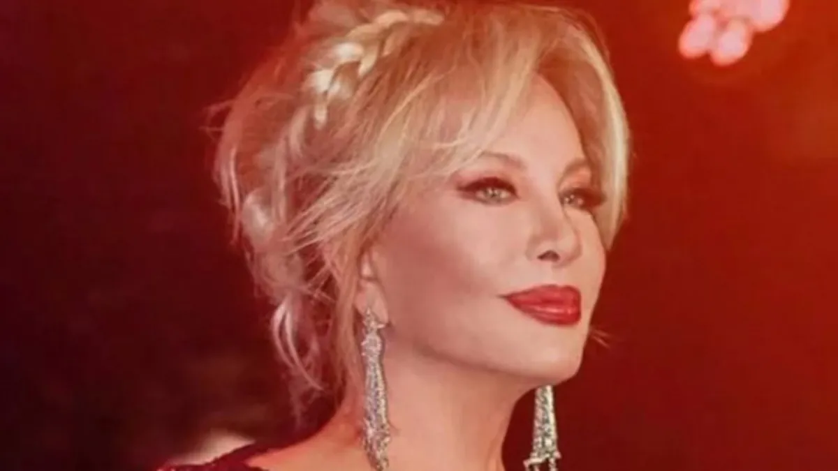 ‘Mavi Boncuk’ sevinçten havalara uçtu! Emel Sayın o jesti Çok mutlu oldum diyerek paylaştı…