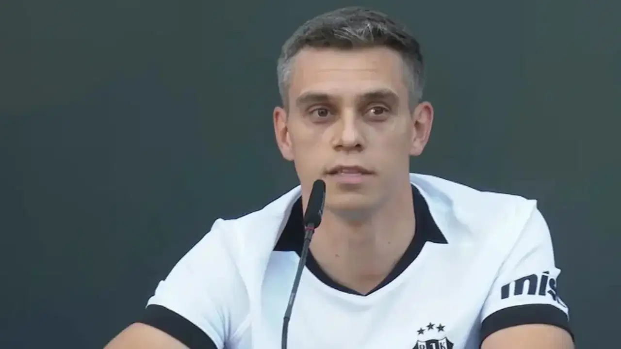 Leandro Trossard'dan imza töreninde açıklama: 'Beşiktaş'a gelmemin amacı...'