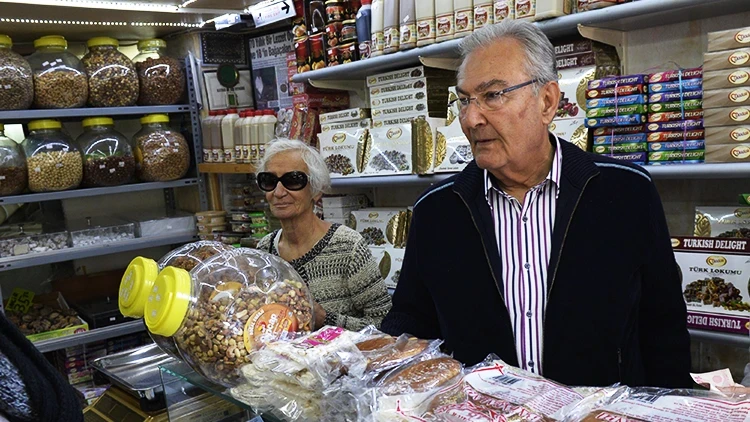 Deniz Baykal'ın eşi Olcay Baykal, yaşamını yitirdi