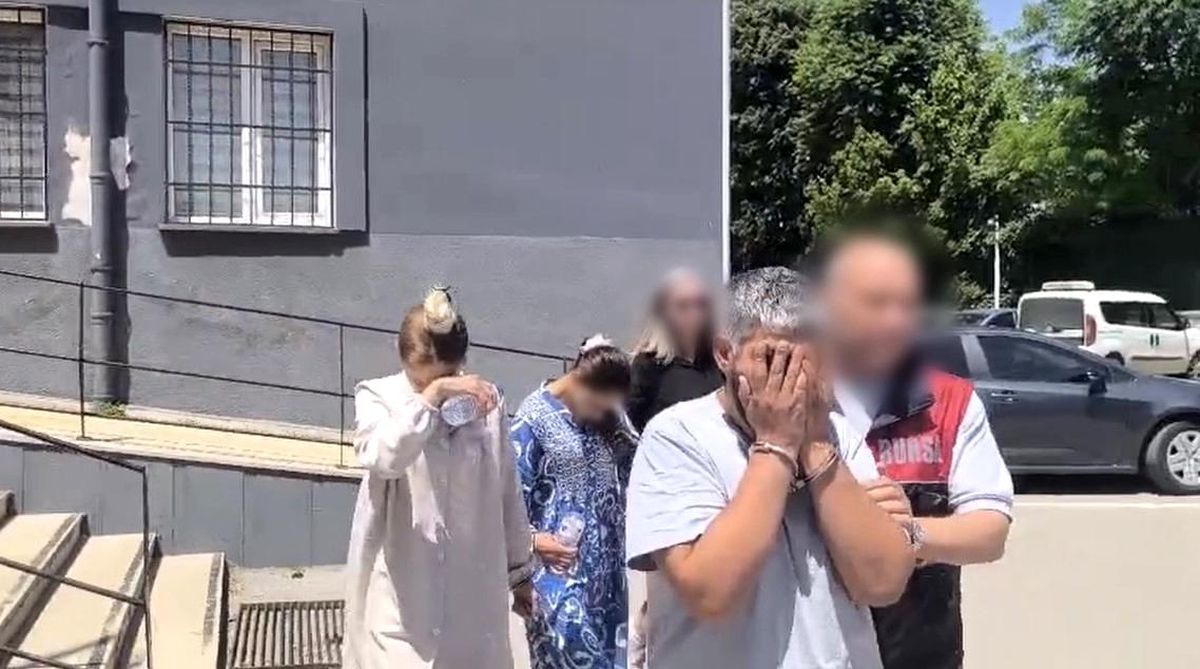 Çaldıkları çelik kasayla yakalandılar: 1.8 milyonluk ziynet sahibine teslim edildi