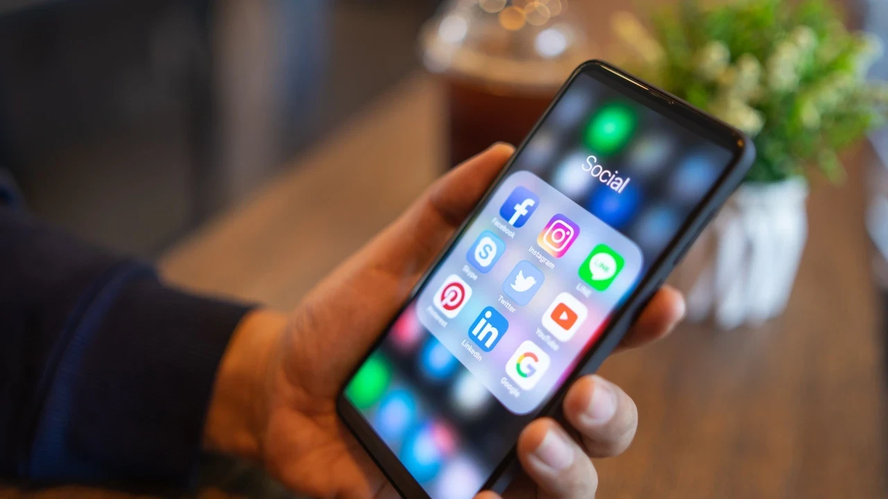 AB’den Meta’ya WhatsApp talimatı