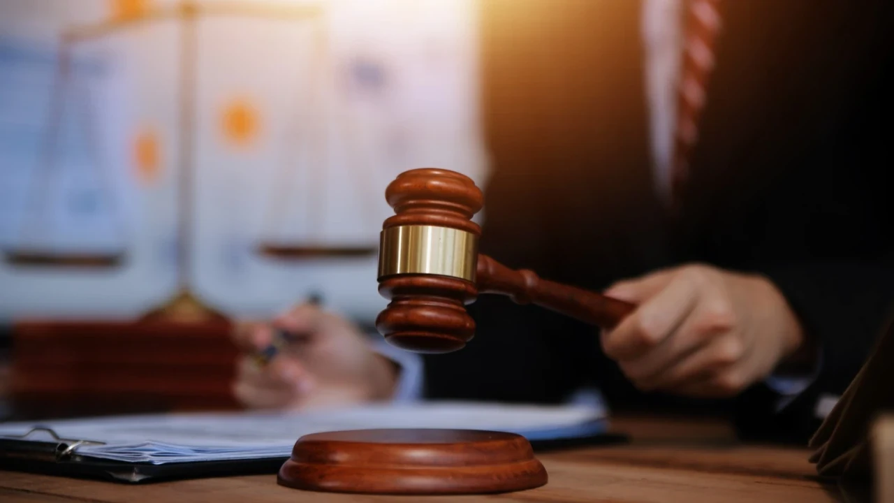 Arkadaşına destek olsun diye kart okuttu, işinden oldu