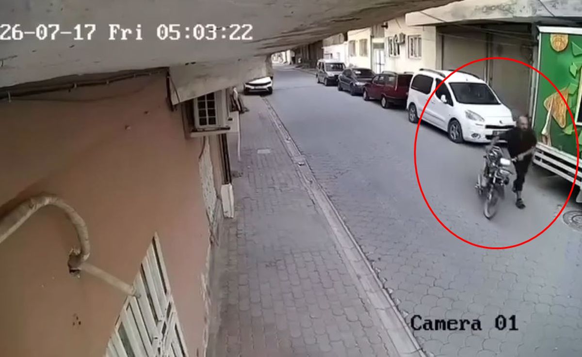 Mardin’de motosiklet hırsızlığı kamerada