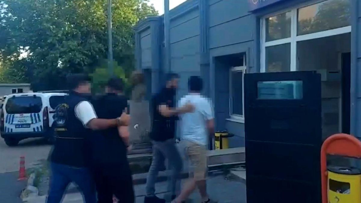 Evlilik hazırlığı yapan genç, nişanlısının önünde bıçaklanarak öldürüldü