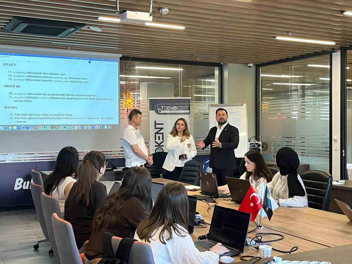 Balıkesir Teknokent'te Veri ve Yapay Zekâ Eğitim programı başarıyla tamamlandı