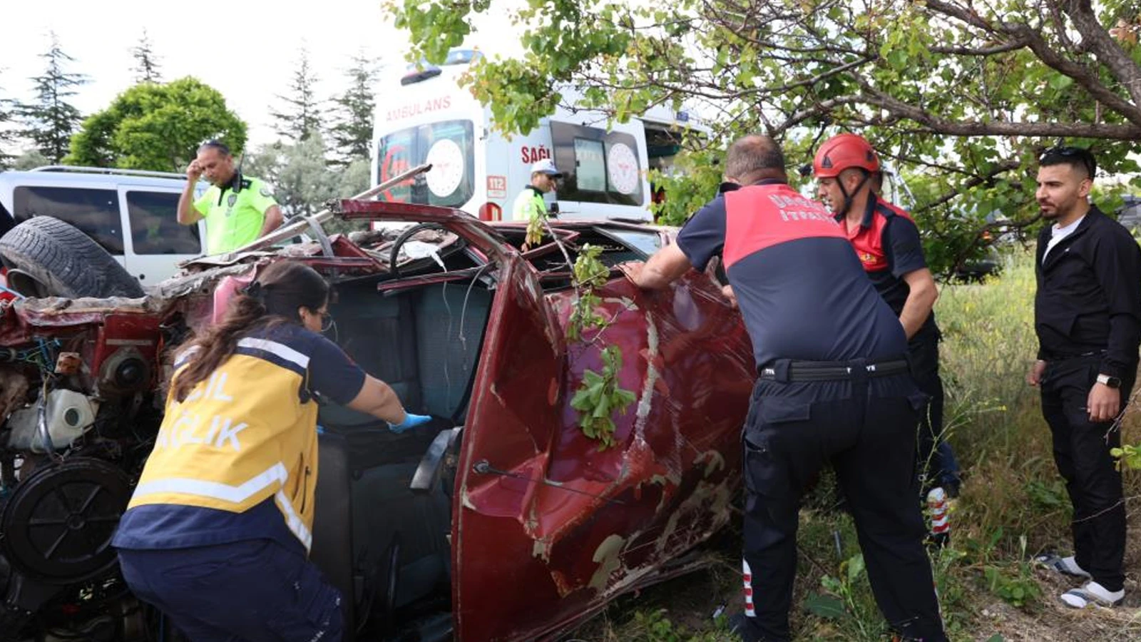 Sınav yolunda kaza geçirdiler: 3 yaralı
