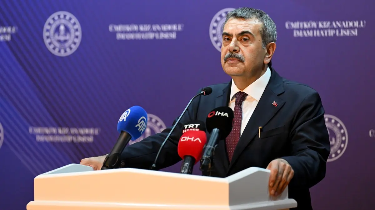 Bakan Tekin: Kararları öğretmenlerimizle alıyoruz