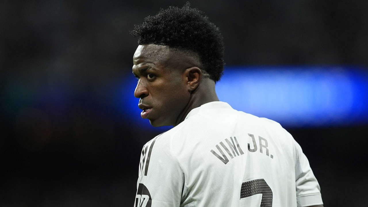 Kendi ülkesinde sevilmeyen, 10 numarası alınan süperstar: Vinicius Neymar'ın gölgesinden kurtulabilir mi?