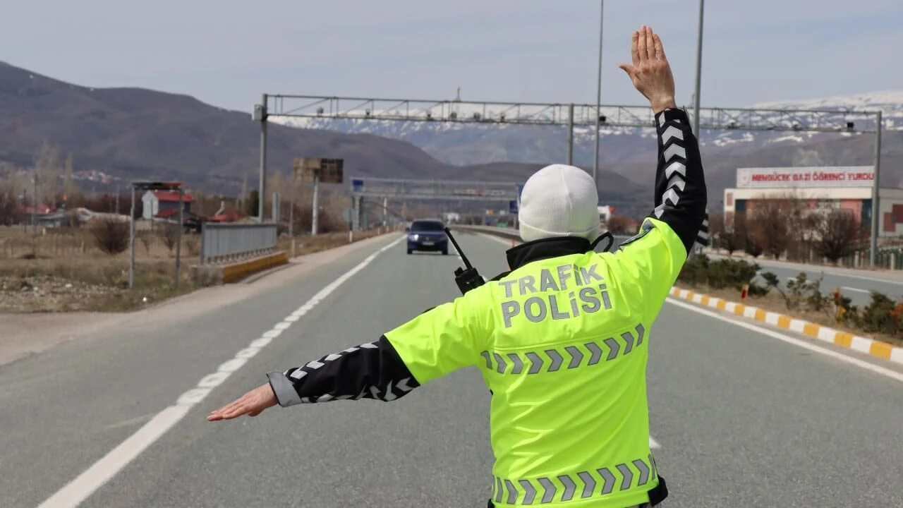 İstanbul’da yarın bazı yollar trafiğe kapatılacak
