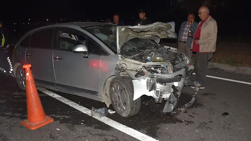 Kırıkkale’de otomobil, arıza yapan otomobile çarptı: 6 yaralı