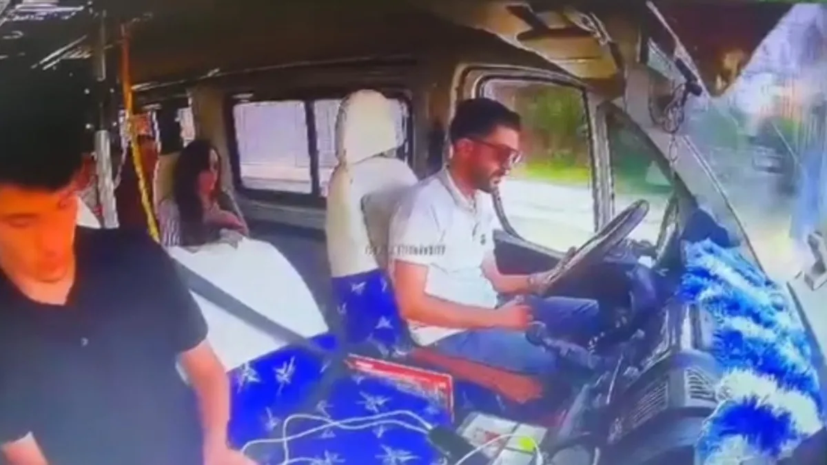 Adana’da direksiyon başında uyuyan sürücü duvara çarptı: 7 yaralı
