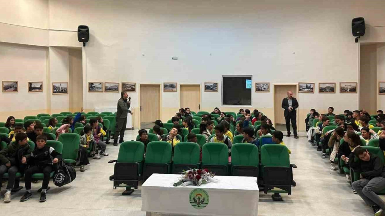 Bayburt'ta 587 öğrenci doğa bilinci eğitimi aldı