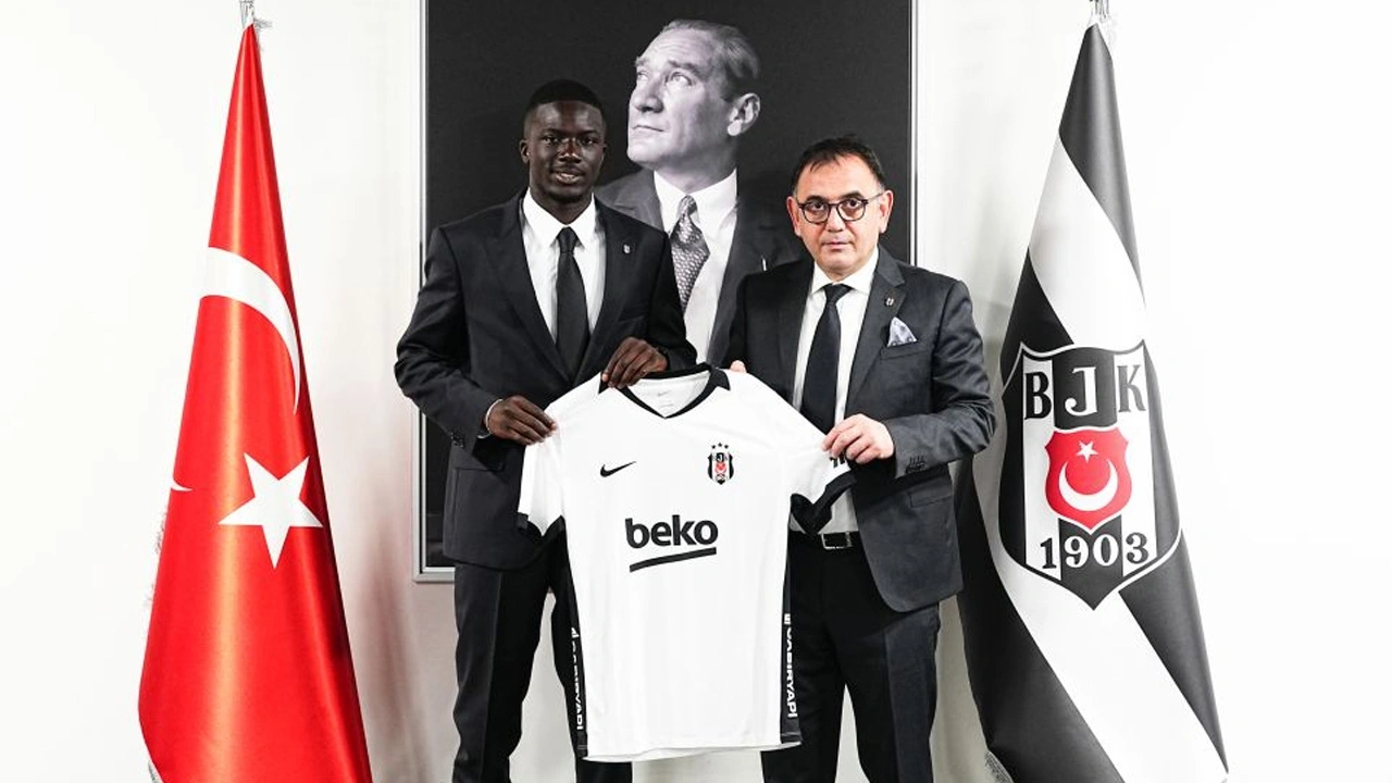 Beşiktaş'ta imzalar atıldı: 4 yıllık anlaşma yapıldı