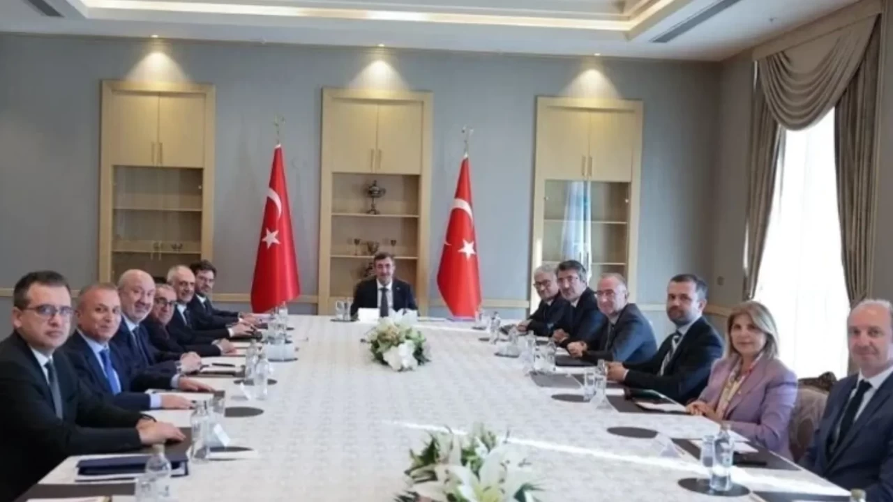 Cumhurbaşkanı Yardımcısı Yılmaz'dan Ekonomi Politikaları Kurulu ile kritik görüşme