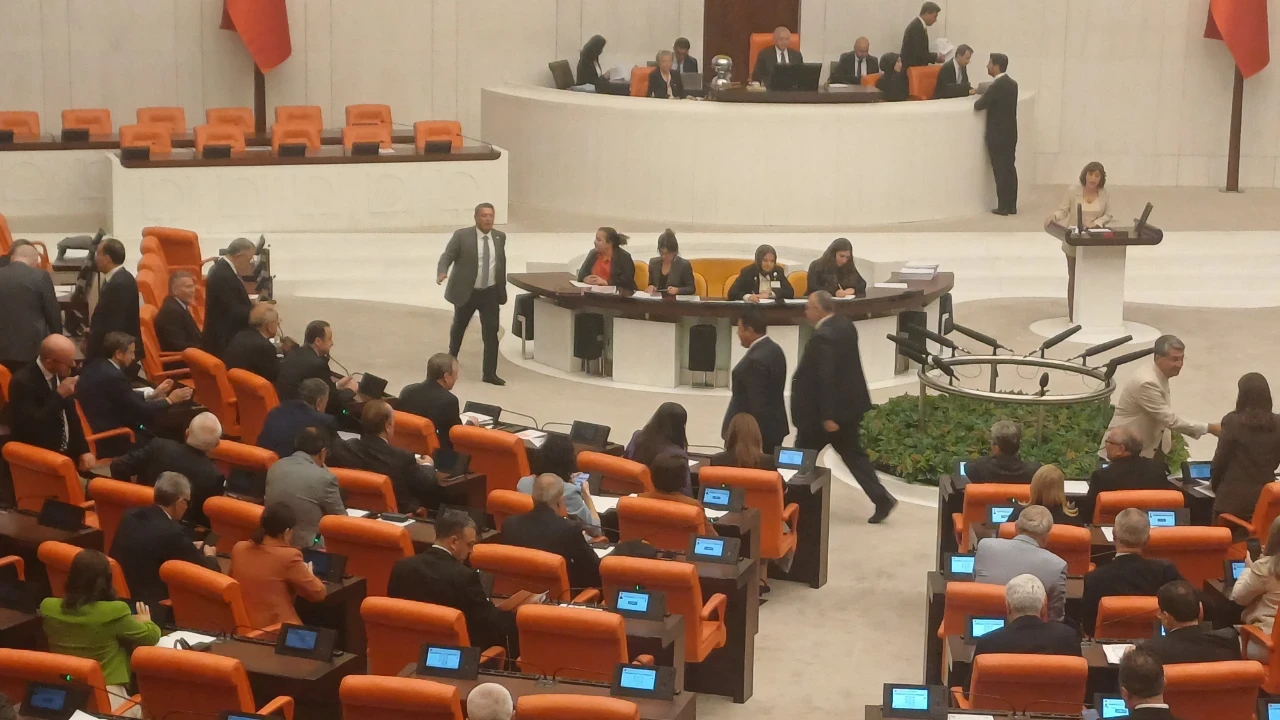 TBMM'de oturma düzeni değişti