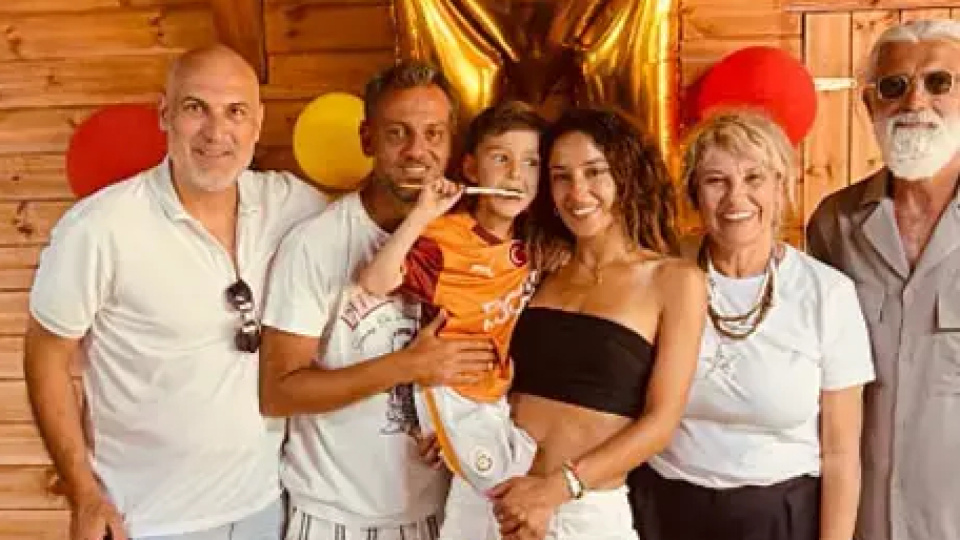 Cansu Tosun ve Erkan Kolçak Köstendil, oğulları Marsel için bir araya geldi