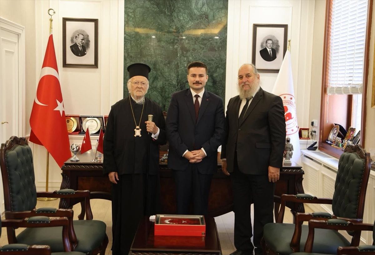 Fener Rum Patriği Bartholomeos, Gökçeada Kaymakamı Acar'ı ziyaret etti