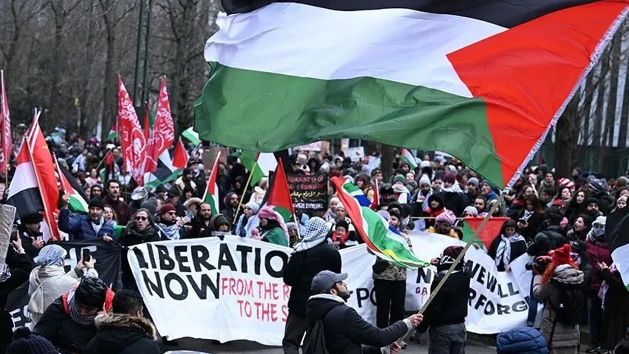 Belçika'da Filistin eyleminde gözaltı: Yeşiller Partisi Eş Başkanı da gözaltına alındı