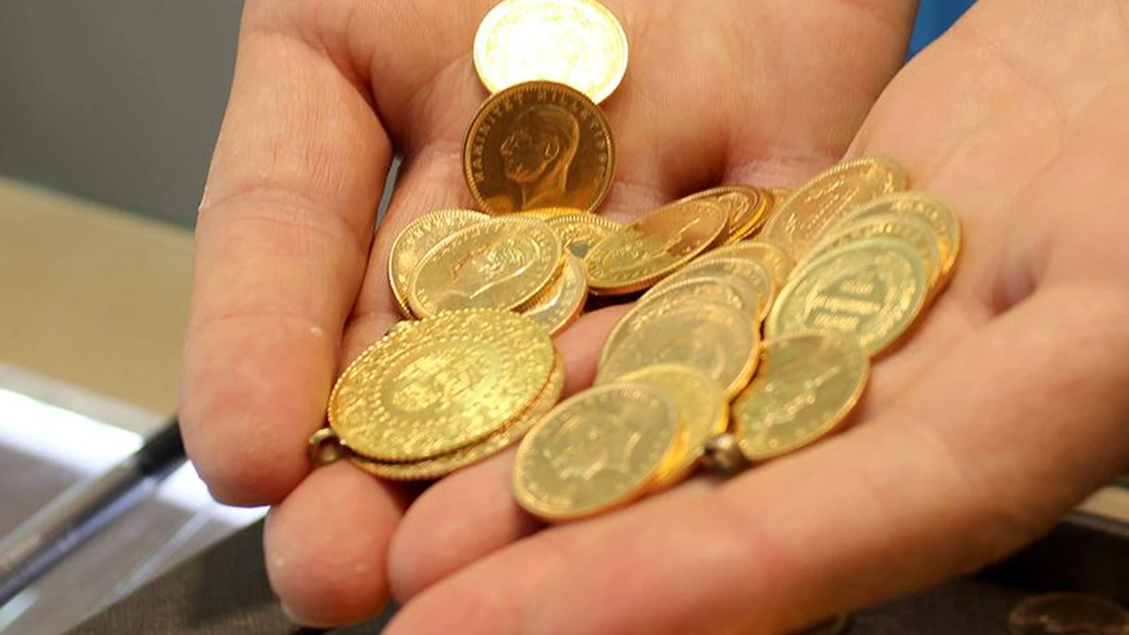 Altın için kritik 60 gün başladı: Uzman isim yükseliş için o seviyeyi işaret etti