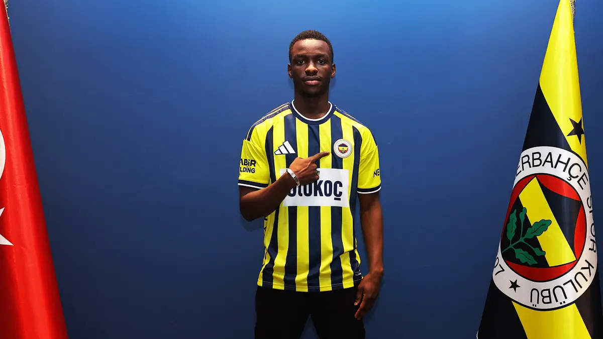 Fenerbahçe transferi açıkladı! Amara Diouf imzayı attı