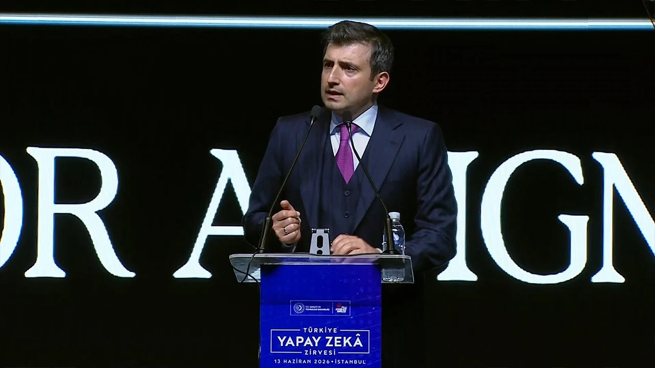 Selçuk Bayraktar'dan "Dijital Egemenlik" çağrısı: Teknoloji tekellerinin örümcek ağını yırtıp atabiliriz