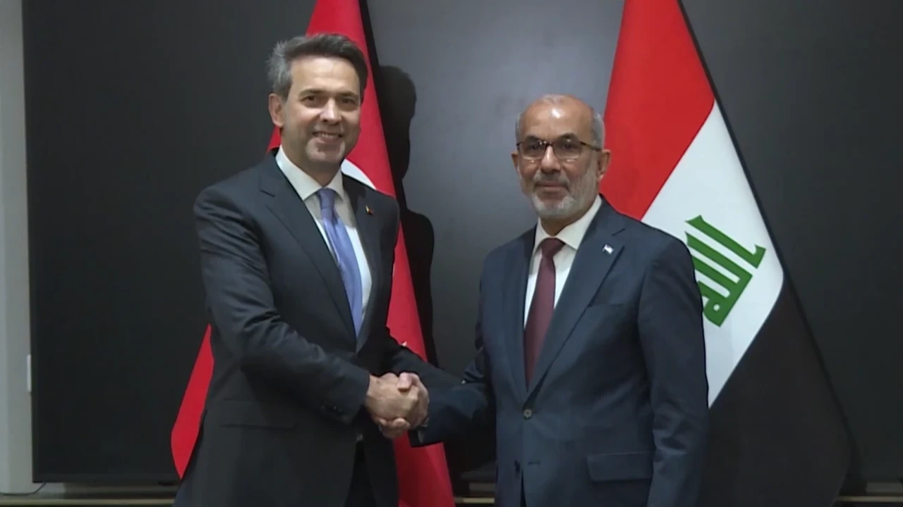 Enerji ve Tabii Kaynaklar Bakanı Bayraktar, Irak Başbakanı ile bir araya geldi
