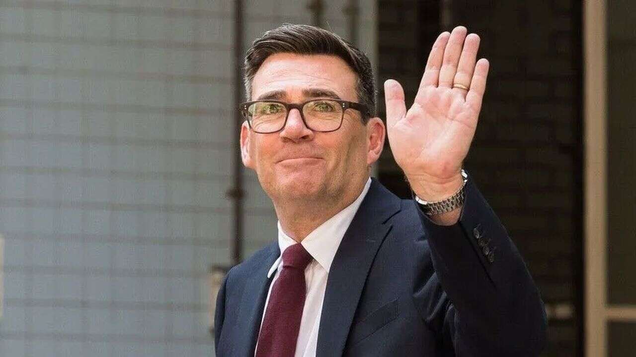 İngiltere yeni başbakanını bekliyor: Andy Burnham İşçi Partisi'nin başına geçti