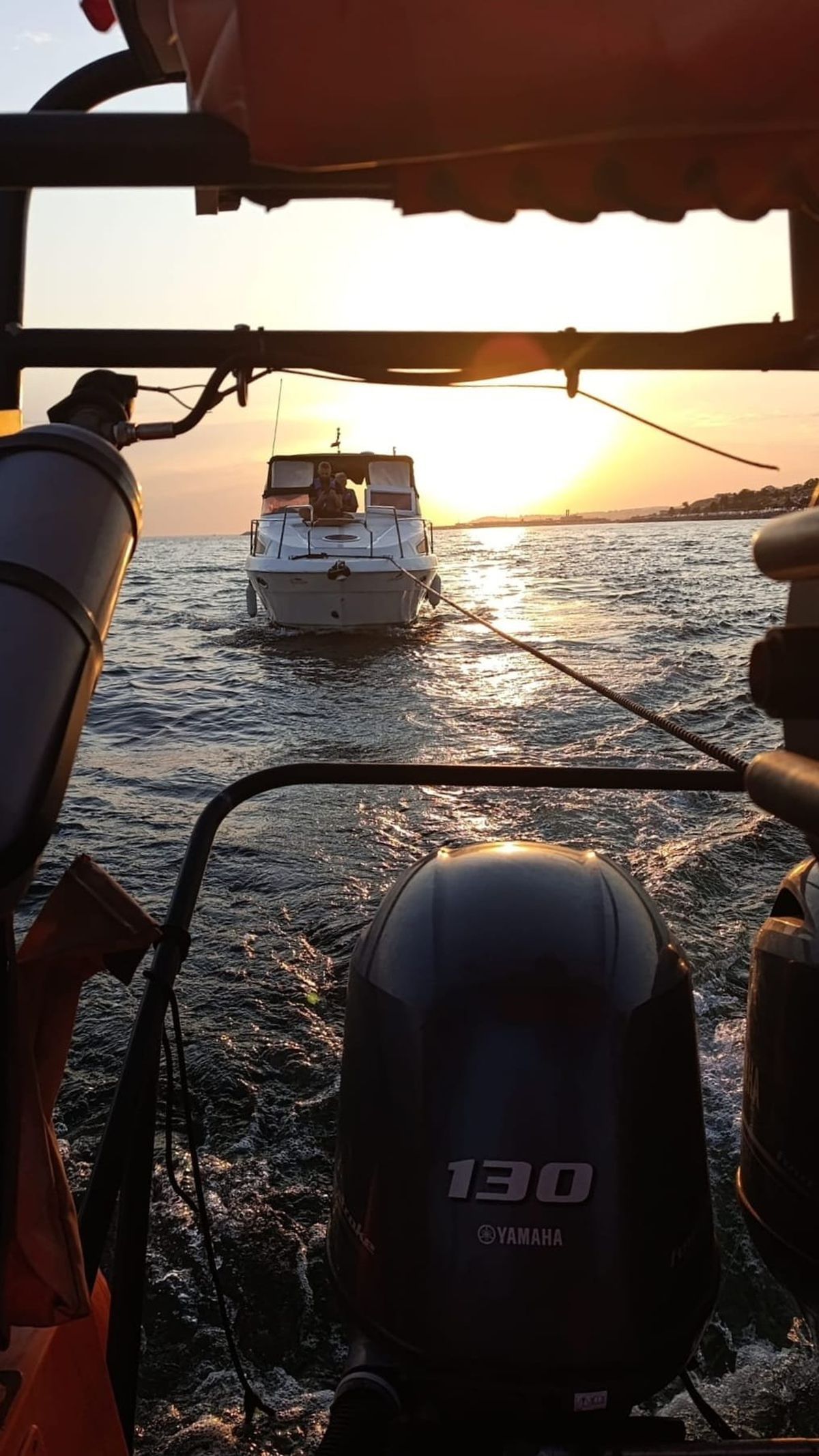 Beylikdüzü açıklarında makine arızası yapan tekne kurtarıldı