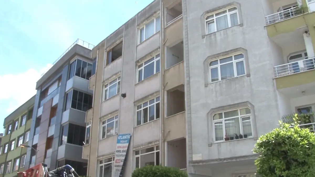 Doğal gaz borusu sökümünde patlama! 3 kişi hastaneye kaldırıldı