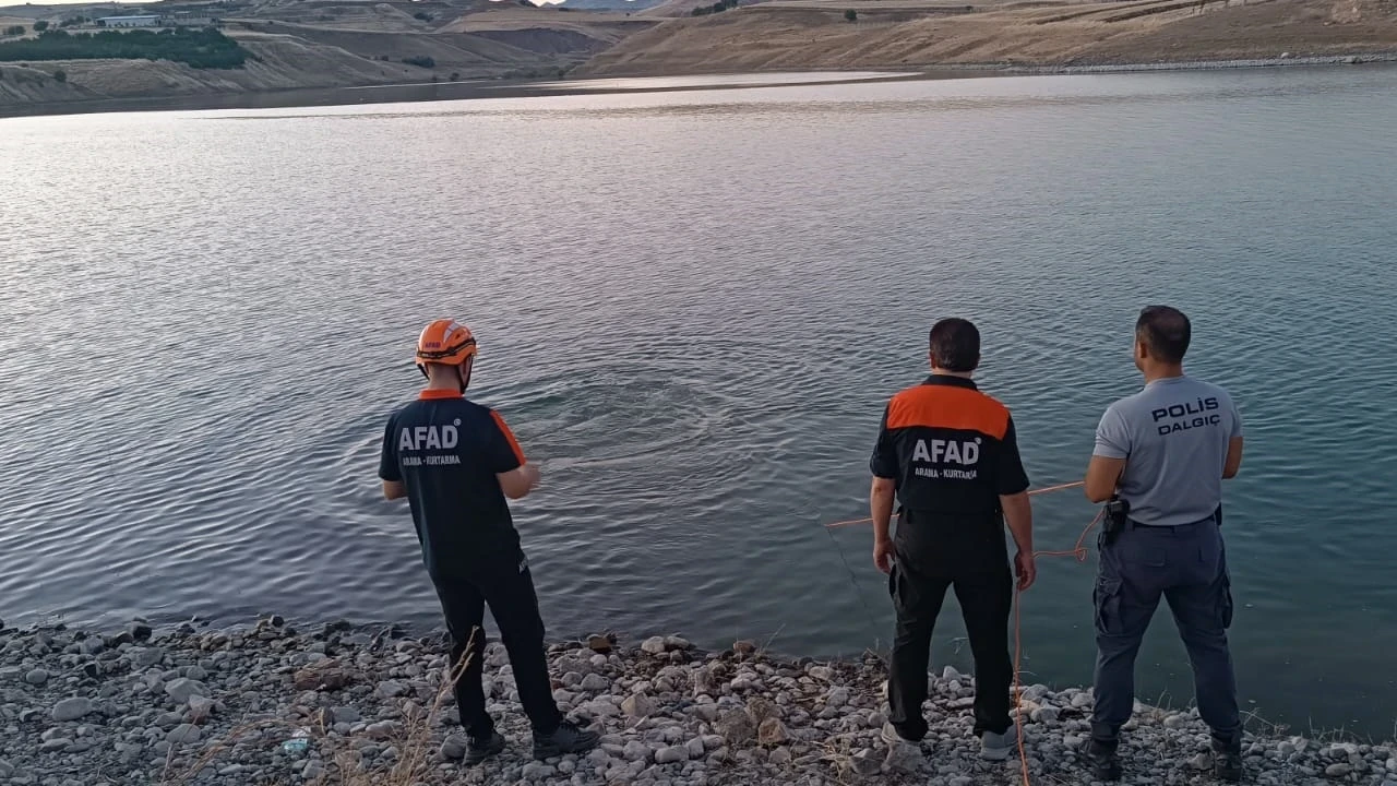 Keban Baraj Gölü'nde kaybolan Arda'nın cansız bedenine ulaşıldı