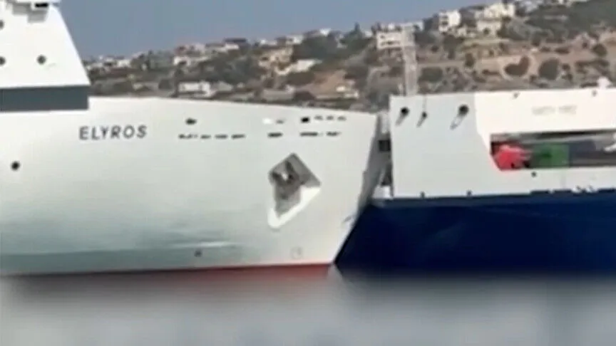 Girit Adası'nın Suda Limanı'nda yolcu gemisi ile yük gemisi çarpıştı