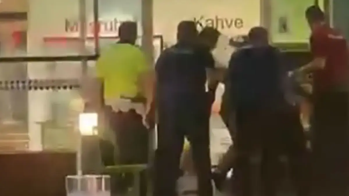 İzmir'de havalimanında dehşet anları! 4 polisi yaraladı