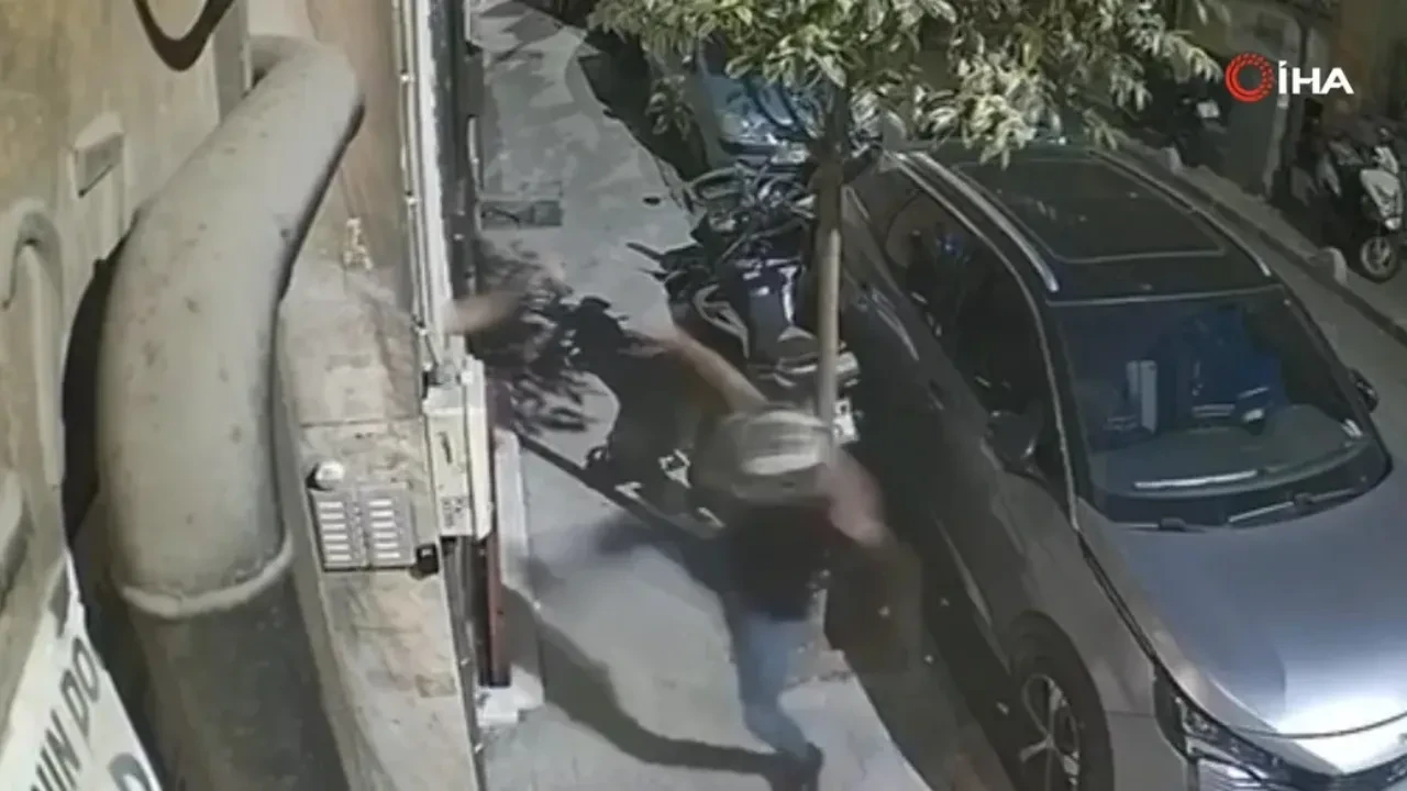 Eski damadın saldırısı kamerada! Kayınpederini darbetti