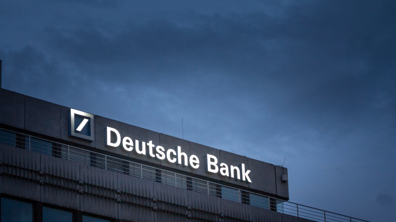 Deutsche Bank'tan altın için aşağı yönlü revizyon