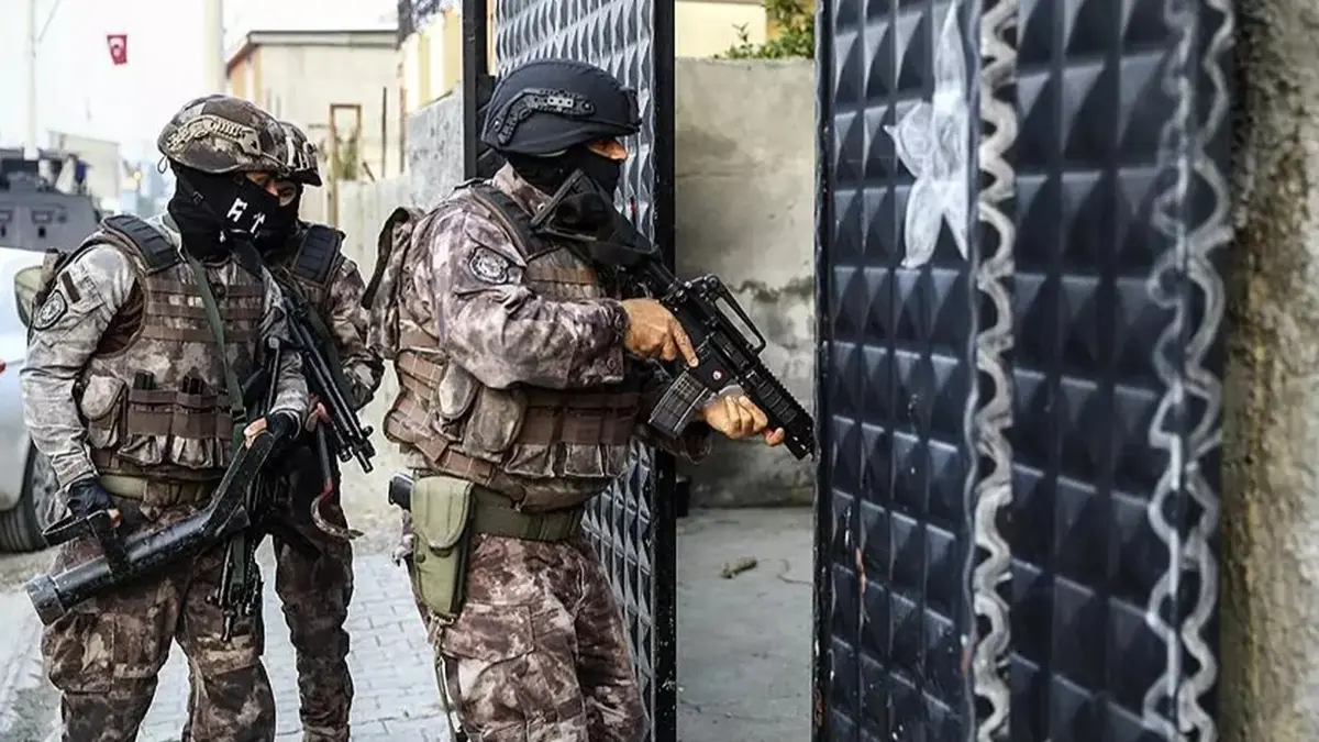 FETÖ'ye 81 ilde kıskaç operasyonu
